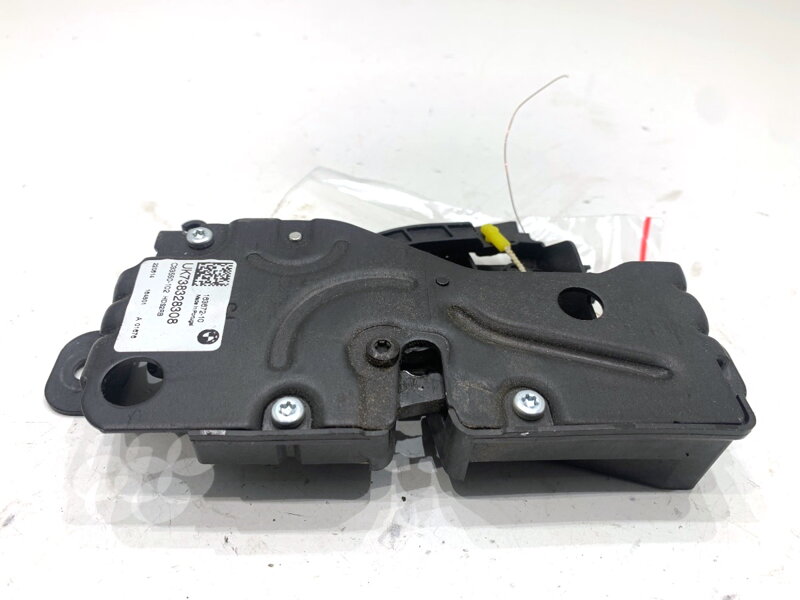 Zámok veka batožinového priestoru zadný BMW 5 (G30, F90) 2016 - 2022 738328308
