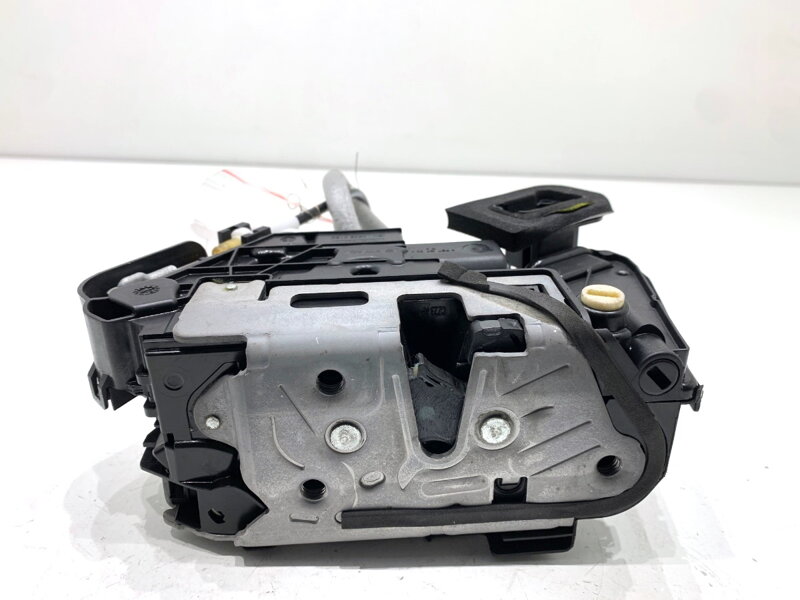 Zámok dverí pravý zadný Skoda Octavia IV Combi (NX5) 2019 - 2022 5TA839016Q