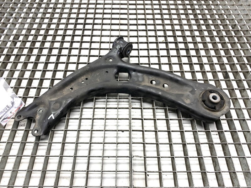 Rameno ľavé predné Skoda Octavia IV Combi (NX5) 2019 - 2022