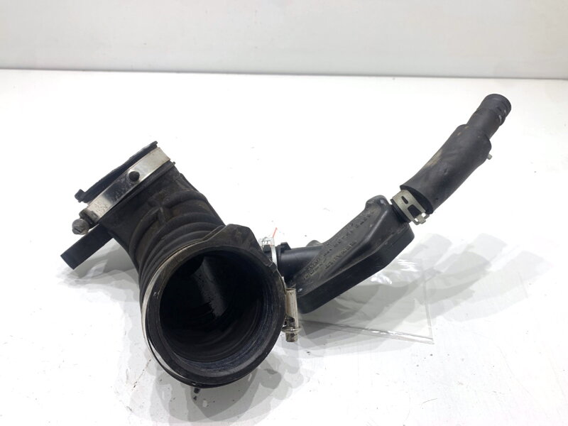 Vzduchové potrubie Renault Arkana I (LCM_) 2019 - 2022 165781543R