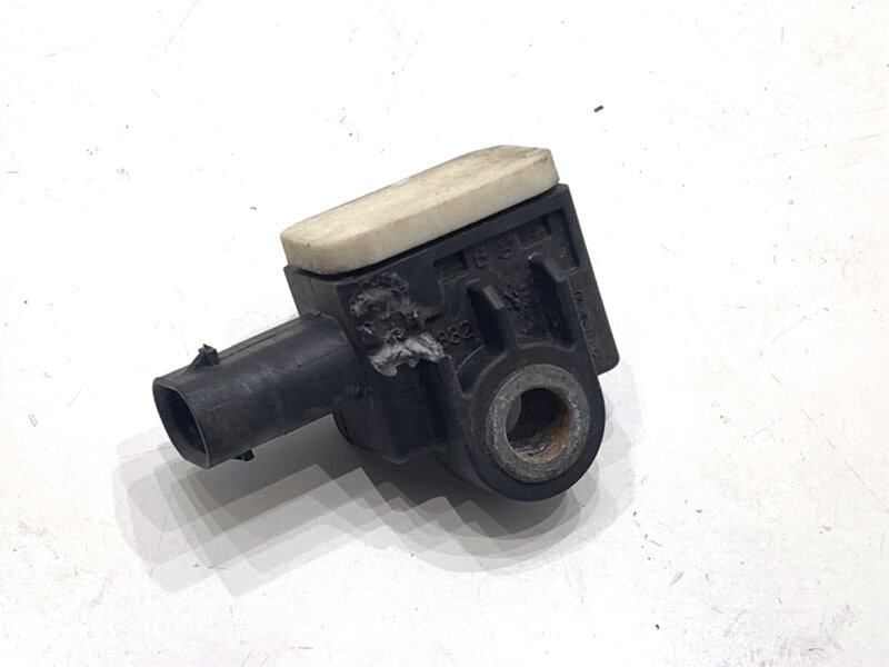 Snímač nárazu Mercedes-benz Class M (W166) 2011 - 2015 A1668210151