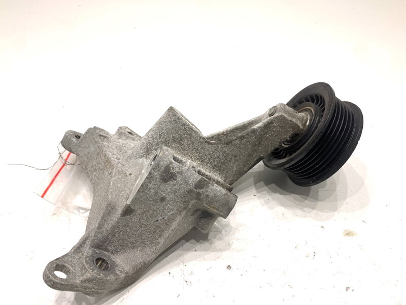 Držiak uchytenia alternátora Nissan Qashqai III (J12) 2021 - 2022 117106794R