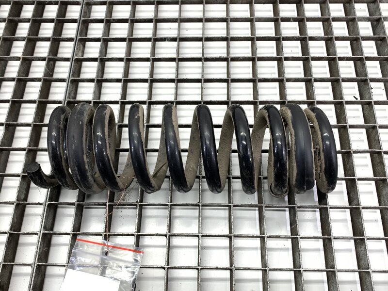 Pružina zadná BMW 2 Coupe (F22, F87) 2012 - 2022