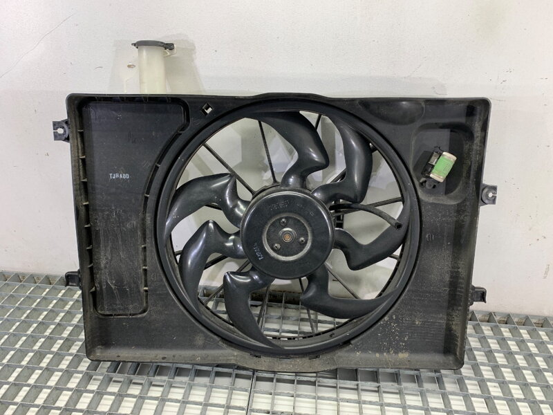 Ventilátor chladiča Hyundai I30 (PDE, PD, PDEN) 2016 - 2022 25304-J7090