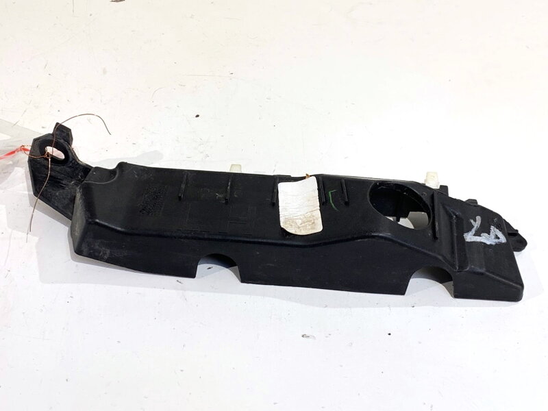 Držiak nárazníka ľavý predný Hyundai I30 (PDE, PD, PDEN) 2016 - 2022 86515-G4000