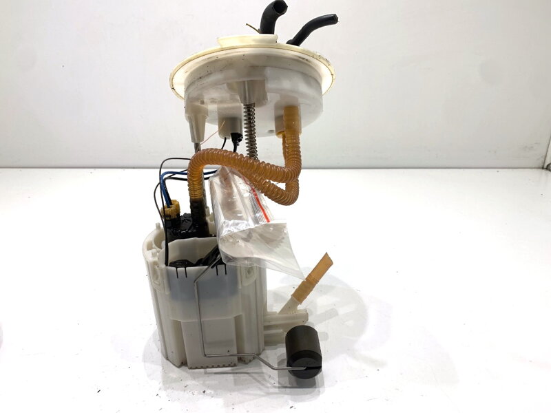 Palivové čerpadlo BMW 3 Touring (F31) 2012 - 2019 7243972