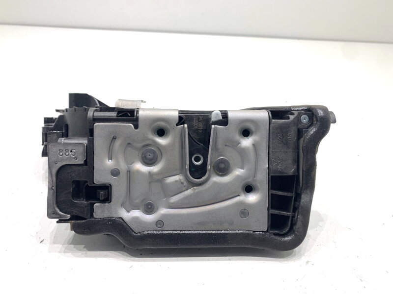 Zámok dverí pravý zadný BMW 5 Touring (G31) 2017 - 2022 7477690