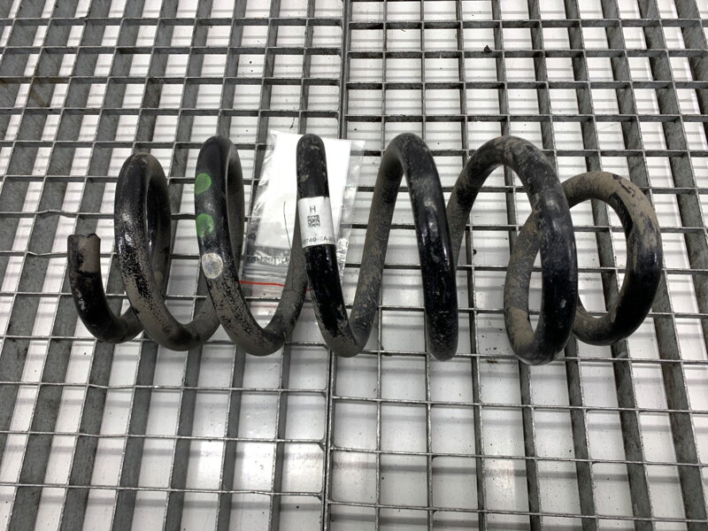 Pružina zadná Jaguar E-pace (X540) 2017 - 2022 J9C3-5B749-EA