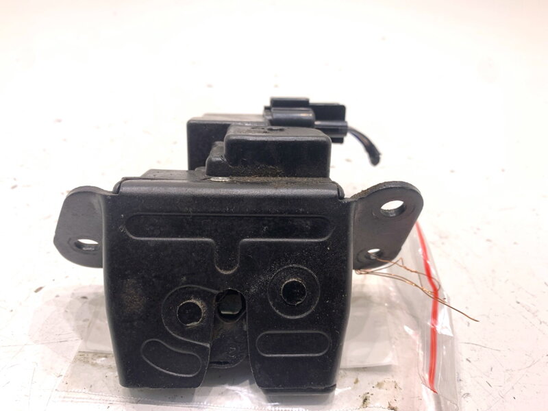 Zámok veka batožinového priestoru zadný Hyundai IX35 (LM, EL, ELH) 2009 - 2022 81230-2S000