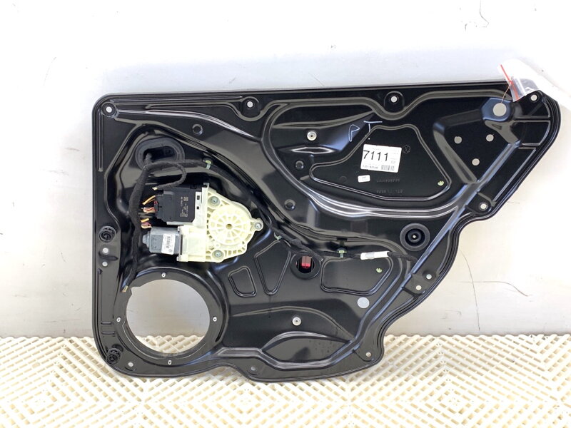 Sťahovačka okna pravá zadná VW Passat B7 (362) 2010 - 2015