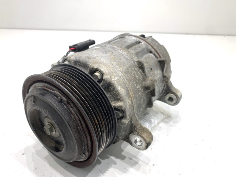 Kompresor klimatizácie BMW 5 (G30, F90) 2016 - 2022 7948806