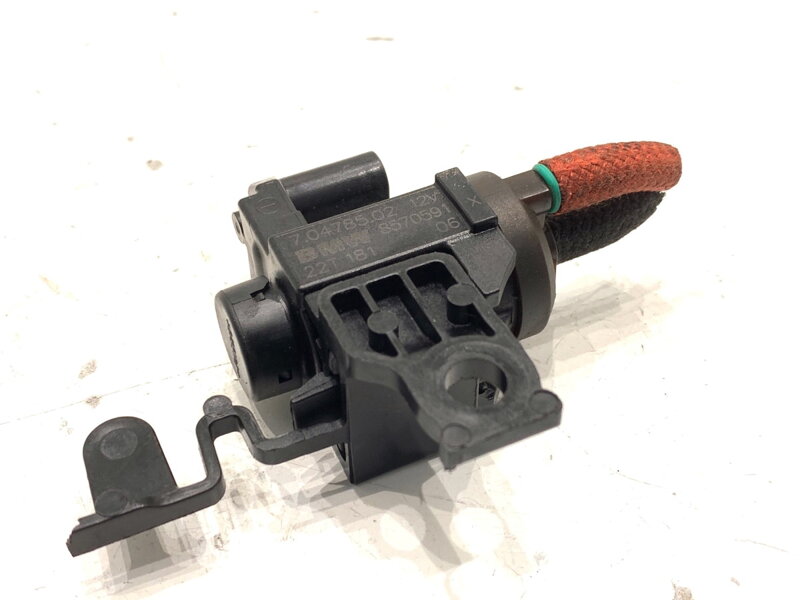 Ventil podtlaku BMW 5 (G30, F90) 2016 - 2022 8570591