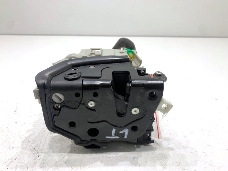 Zámok dverí ľavý zadný Audi A5 (F53, F5P) 2016 - 2022 8X0839015C