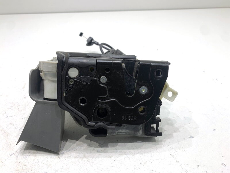 Zámok dverí ľavý predný Audi A5 (F53, F5P) 2016 - 2022 8X1837015B