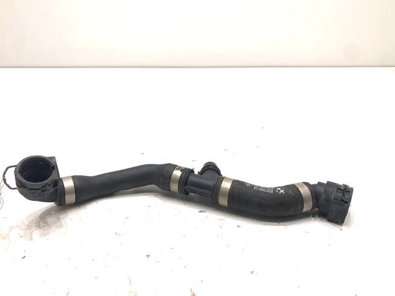 Potrubie vody BMW 5 Touring (G31) 2017 - 2022 8597660