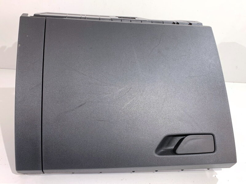 Odkladacia schránka spolujazdca Skoda Scala (NW1) 2019 - 2022 655857097A