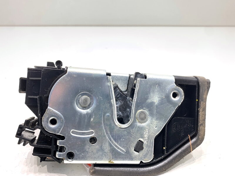 Zámok dverí pravý zadný BMW X3 (F25) 2010 - 2017 7318414