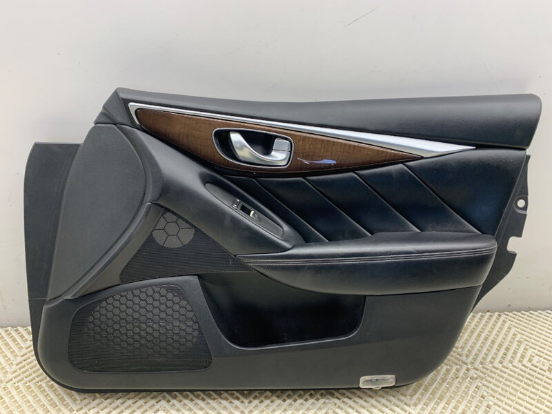 Tapacír dverí pravý predný Infiniti Q50 2013 - 2022