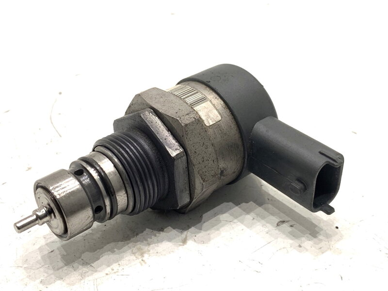 Regulátor tlaku paliva Jaguar F-pace (X761) 2015 - 2022 0281006464