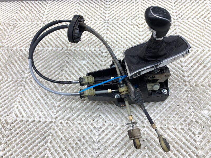 Riadiaca páka volič prevodovky Opel Astra J Sedan 2012 - 2022 55486394