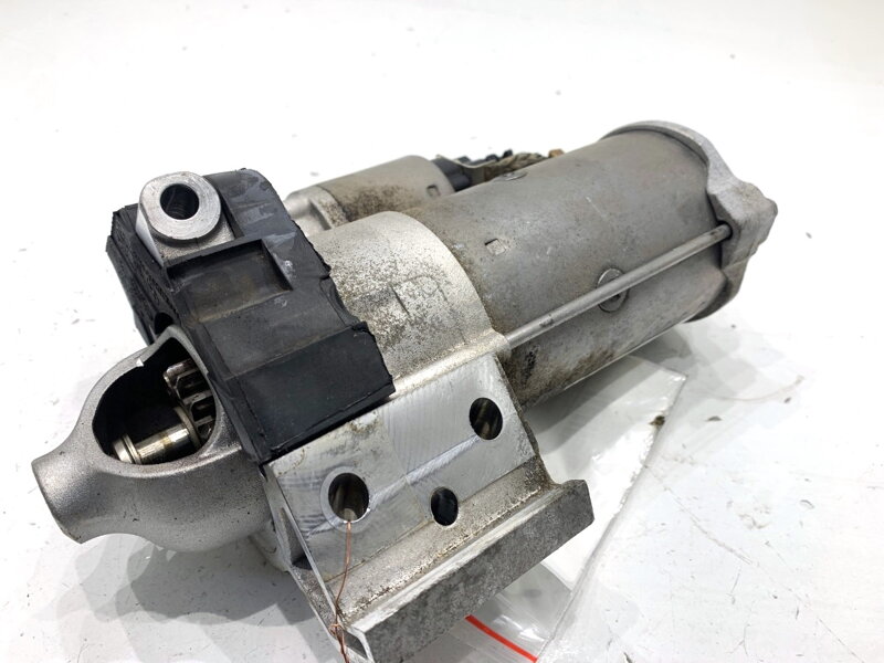 Štartér BMW 5 Touring (G31) 2017 - 2022 RSW22A-12