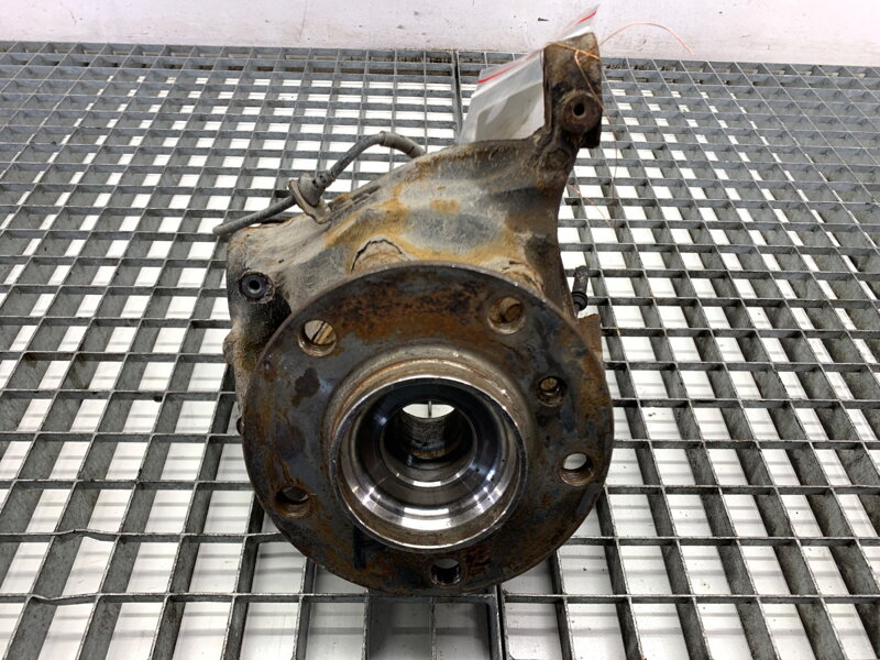 Otoč pravá predná BMW X3 (F25) 2010 - 2017