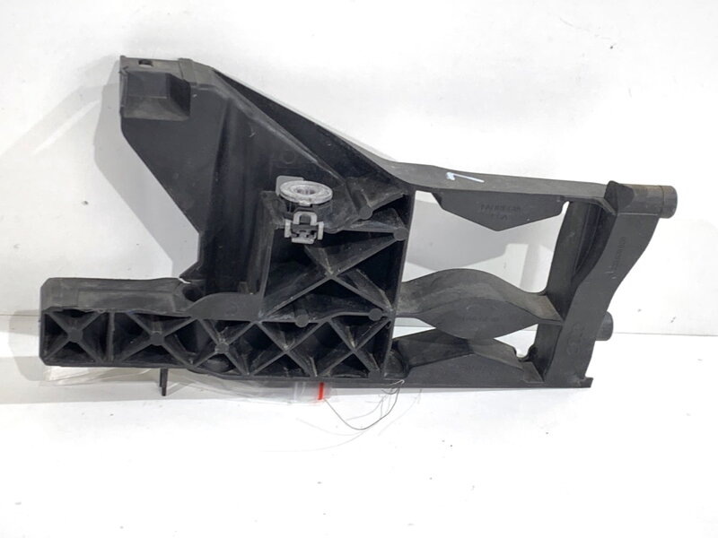 Držiak nárazníka ľavý predný Audi A6 C7 Avant (4G5, 4GD) 2011 - 2018 4G0805607A