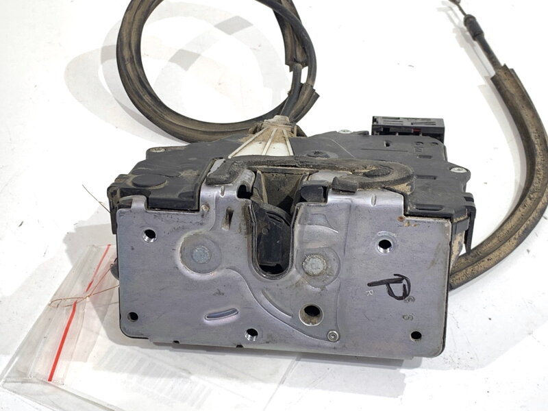 Zámok dverí pravý predný Peugeot Boxer Autobus 2005 - 2022 1350147080