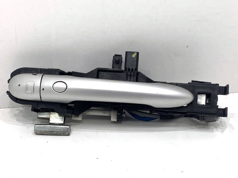 Kľučka vonkajšia ľavá predná Renault Koleos I (HY_) 2008 - 2022