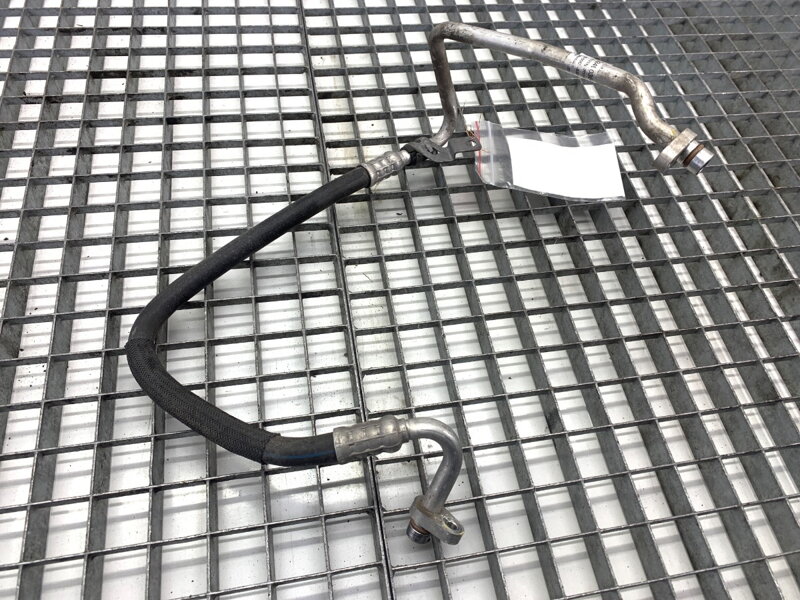 Hadica klimatizácie Dacia Sandero III 2021 - 2022 924903642R