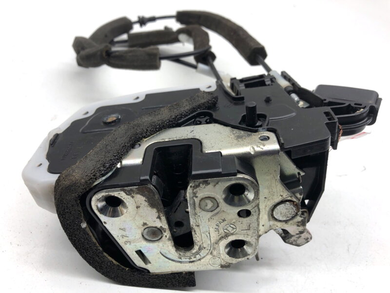 Zámok dverí ľavý zadný Infiniti Q50 2013 - 2022