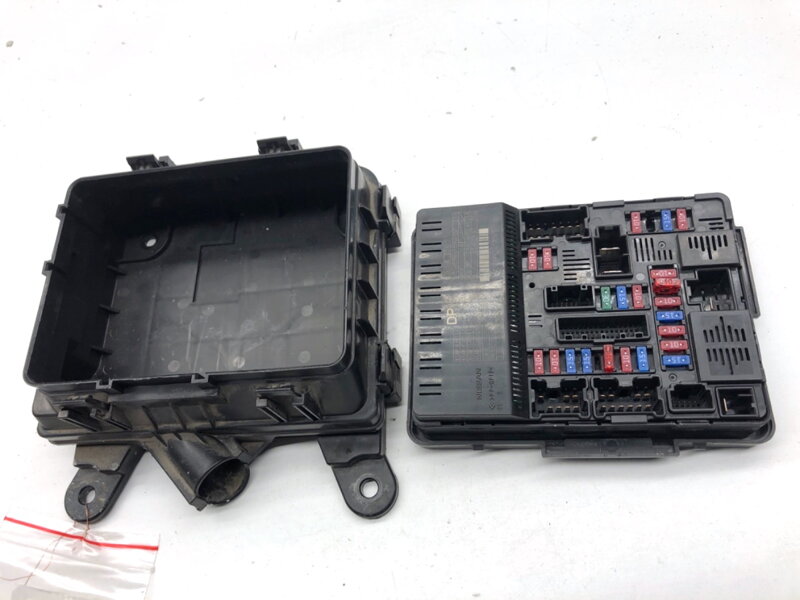 Poistková skrinka Infiniti Q50 2013 - 2022 284B94GA0A