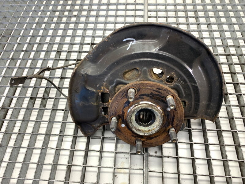 Otoč pravá predná Toyota Auris (_E18_) 2012 - 2018