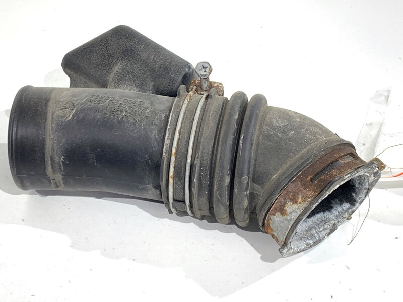 Vzduchové potrubie Toyota Auris (_E18_) 2012 - 2018 17880-0T050
