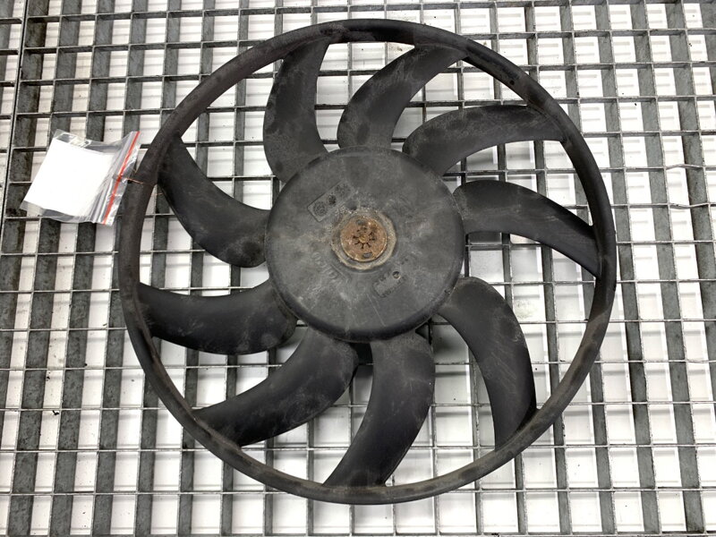 Ventilátor chladiča Audi A4 B8 (8K2) 2007 - 2015 993454J