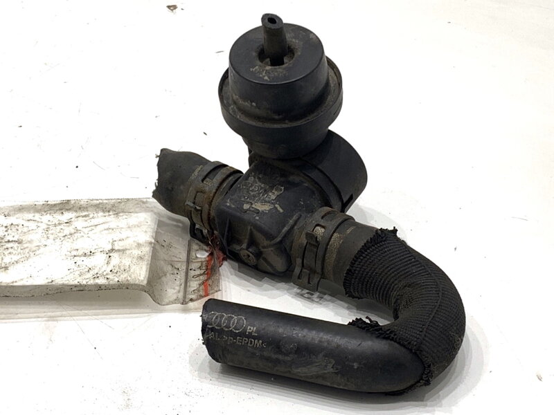 Prídavná vodná pumpa Audi A4 B8 (8K2) 2007 - 2015 1J0819809