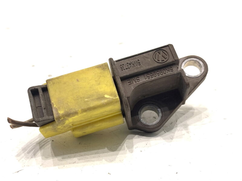 Snímač nárazu Audi A4 B8 (8K2) 2007 - 2015 8K0959651