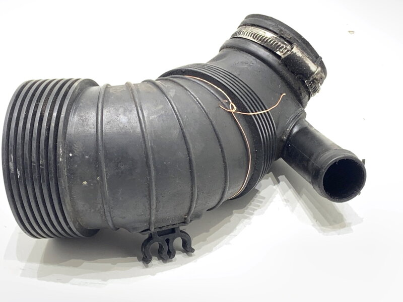 Vzduchové potrubie VW Passat B7 Variant (365) 2010 - 2015