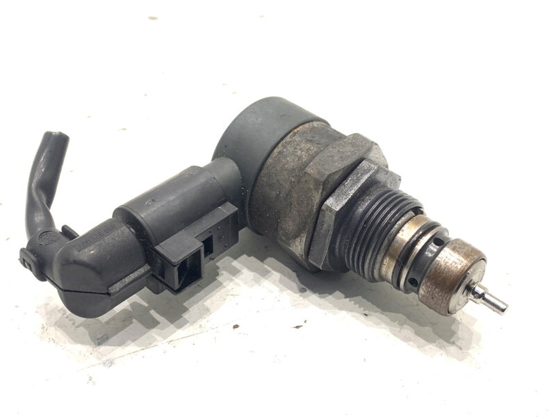 Regulátor tlaku paliva VW Passat B7 Variant (365) 2010 - 2015 057130764AB