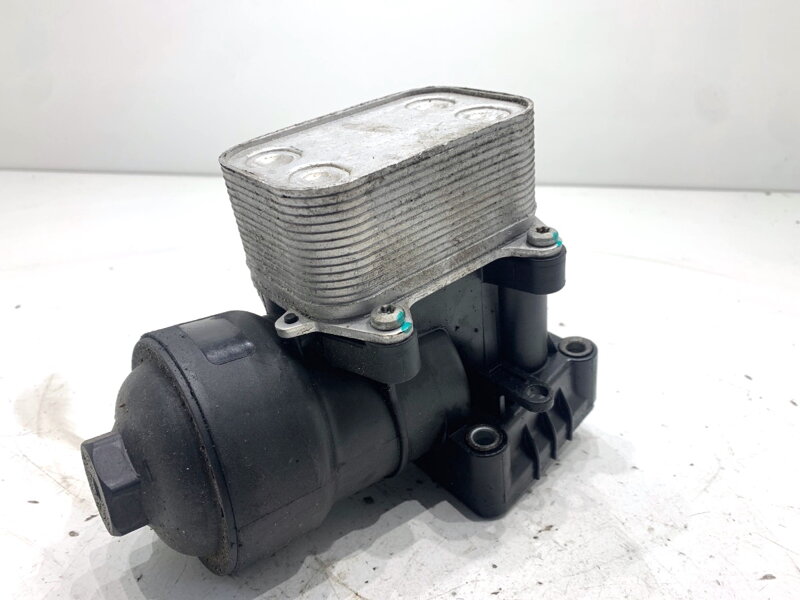 Základňa filtra oleja VW Passat B7 Variant (365) 2010 - 2015 2002300