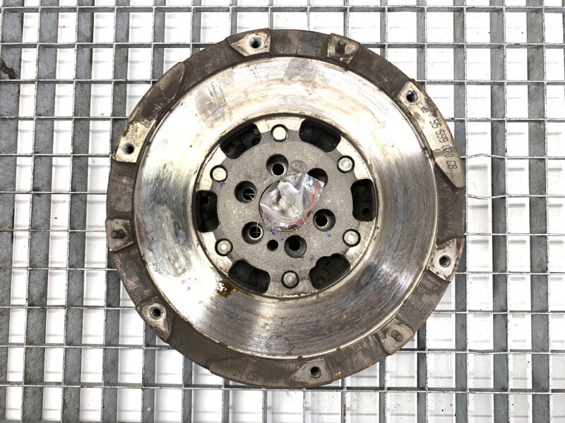 Koleso dvojhmotnostné Opel Astra J Sedan 2012 - 2022 55599020