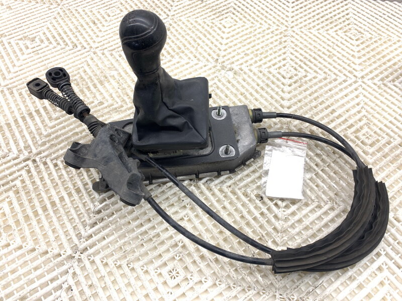 Riadiaca páka volič prevodovky Seat Ibiza IV ST (6J8, 6P8) 2010 - 2016 6Q0711049CG