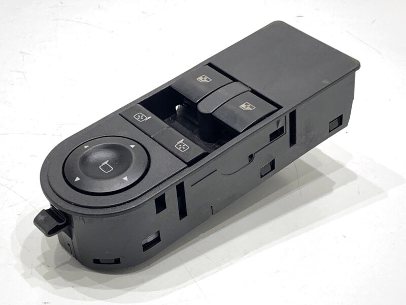 Ovládanie okien Opel Astra H GTC (A04) 2005 - 2010