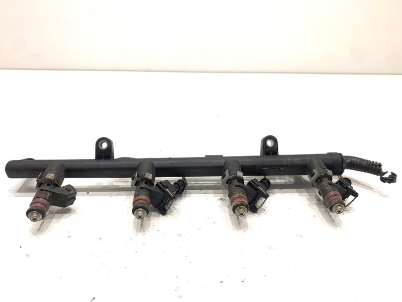 Vstrekovacia rampa Renault Megane III Liftback (BZ0/1_, B3_) 2008 - 2022 8200135504