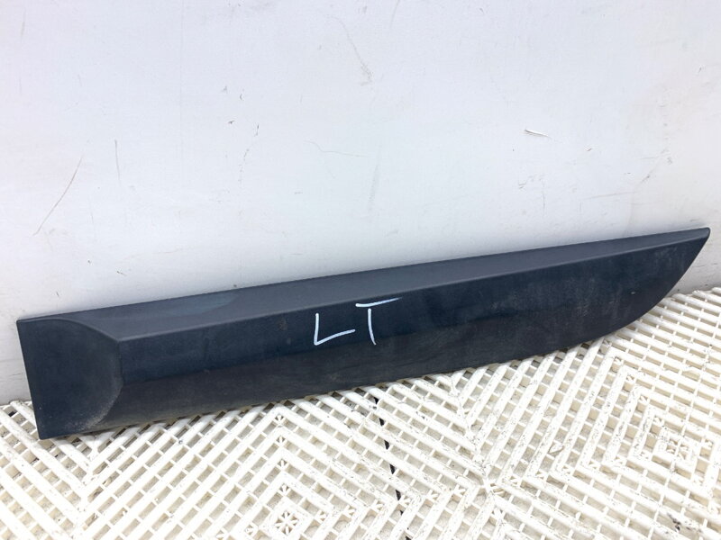 Lišta dverí ľavá zadná Renault Megane III Liftback (BZ0/1_, B3_) 2008 - 2022 828770001R