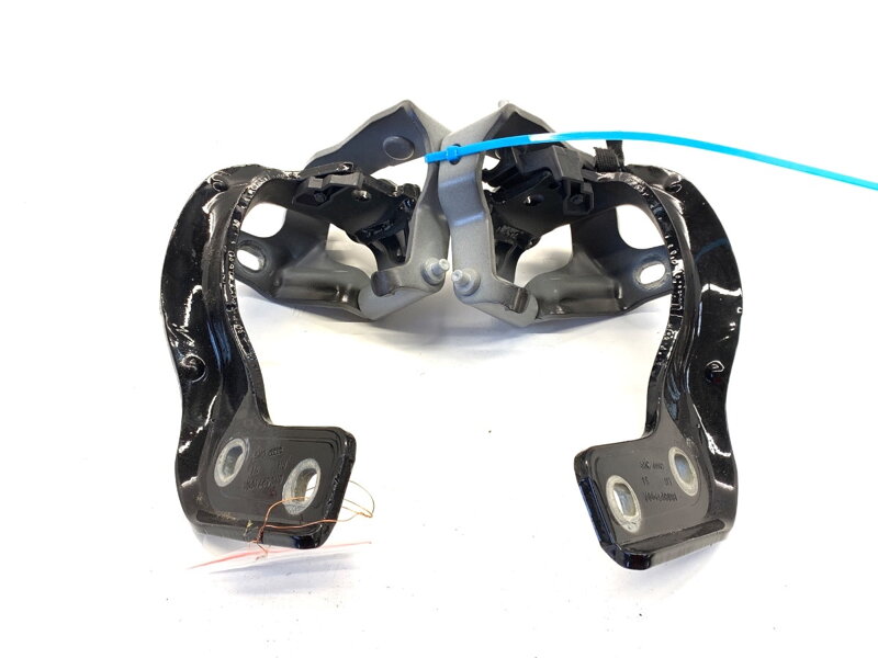 Pánty veka batožinového priestoru zadný sada Audi Q5 (8RB) 2008 - 2017 8R0827299A