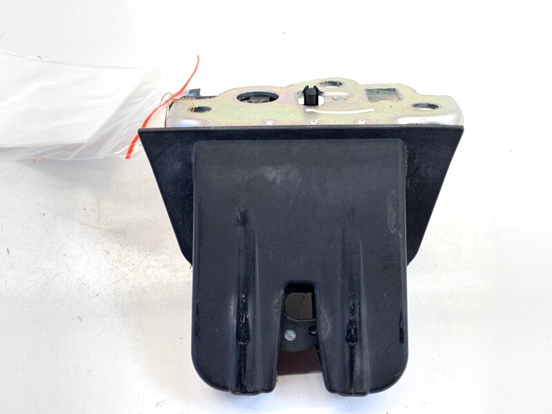 Zámok veka batožinového priestoru zadný Audi Q5 (8RB) 2008 - 2017 8R0827505