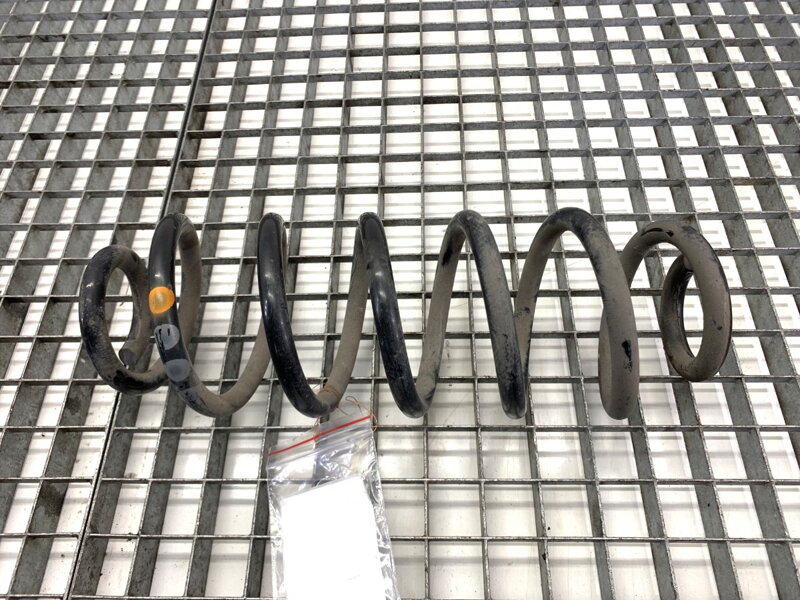 Pružina zadná Audi Q5 (8RB) 2008 - 2017