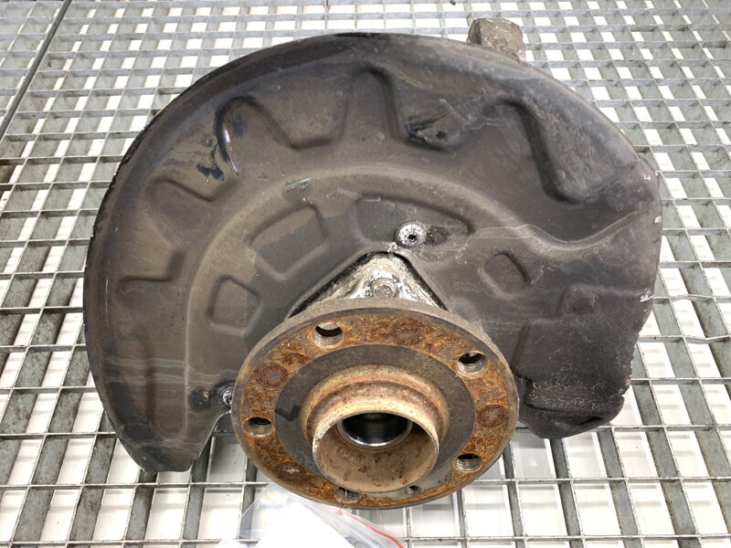 Otoč ľavá predná Skoda Superb III (3V3) 2015 - 2022