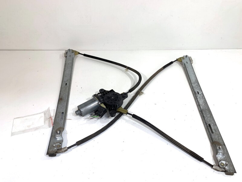 Sťahovačka okna ľavá predná Mercedes-benz Vito / Mixto (W639) 2003 - 2022 0130821941